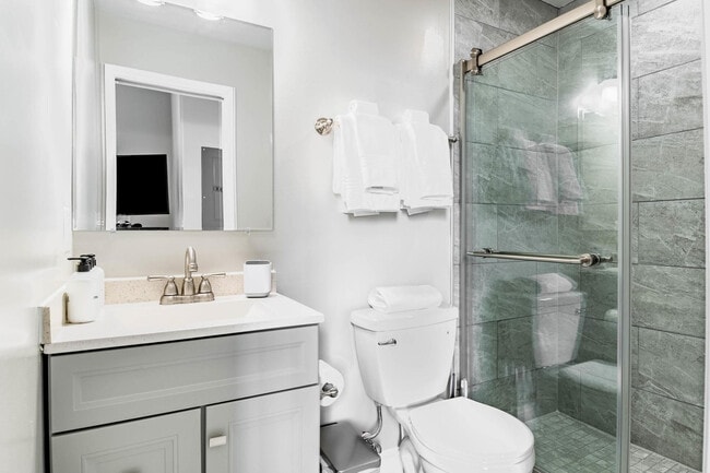 Building Photo - 701 E St SE