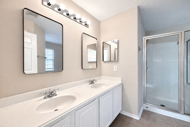 Building Photo - 207 N Burberry Park Cir