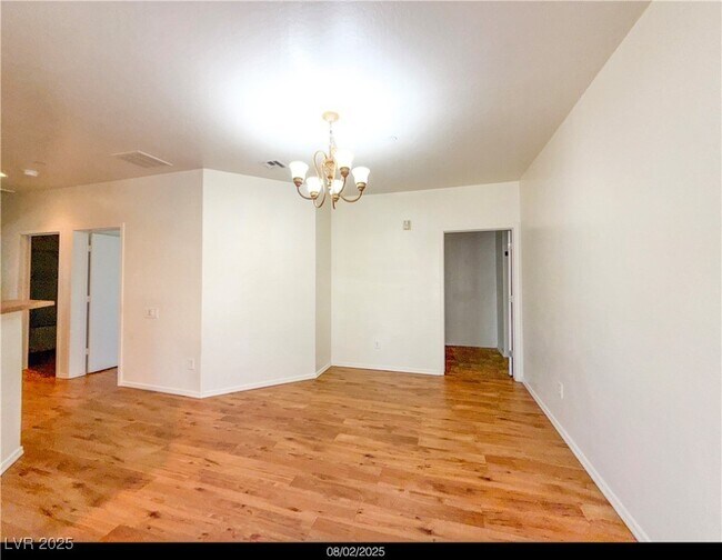 Building Photo - 6868 Sky Pointe Dr