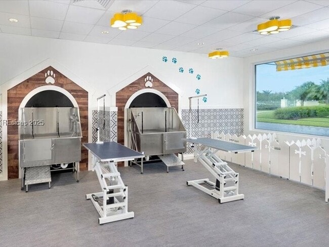 Building Photo - 1388 Good Life Wy