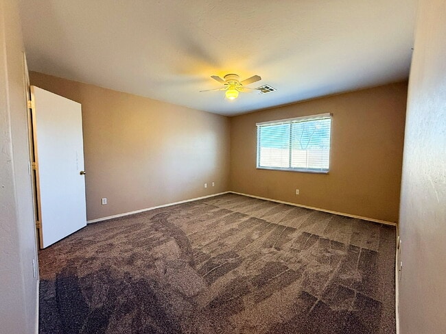 Building Photo - Well-maintained single-story home in the desirable Ashton Ranch community of Surprise.