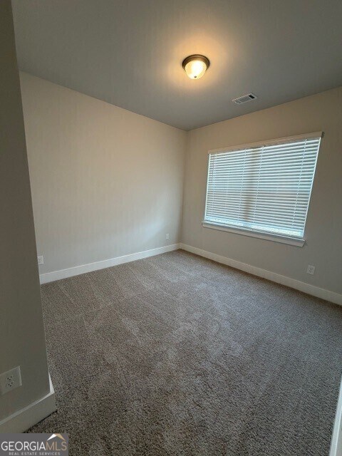 Building Photo - 116 Maple Trl