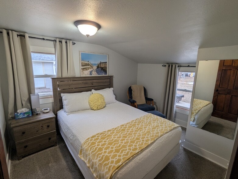 Bedroom 2 - 217 S Elmwood Ave