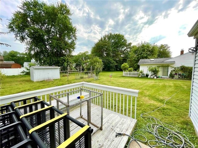 Building Photo - 81 Rosewood Dr