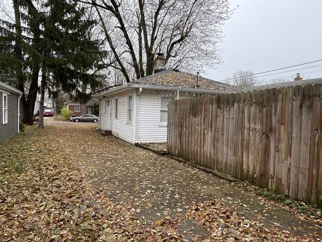 Building Photo - 4414 Kingsley Dr