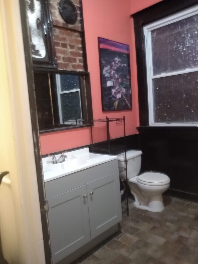 2nd Bath Room - 1422 13th Pl S