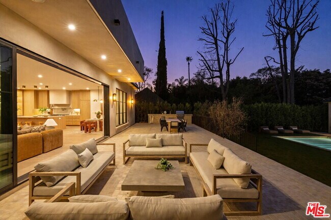 Building Photo - 14273 Greenleaf St