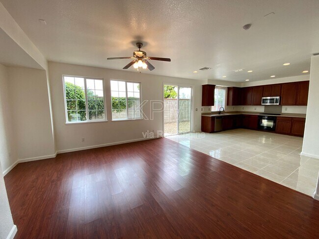 Building Photo - 10814 Peony Pl Dr