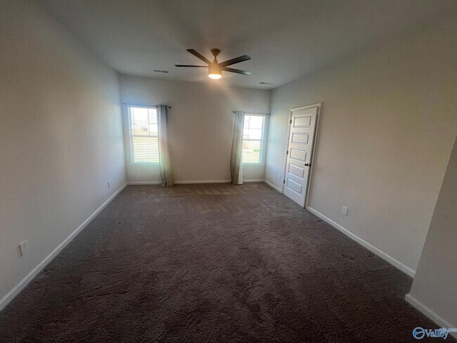 Building Photo - 212 Fairbrook Dr