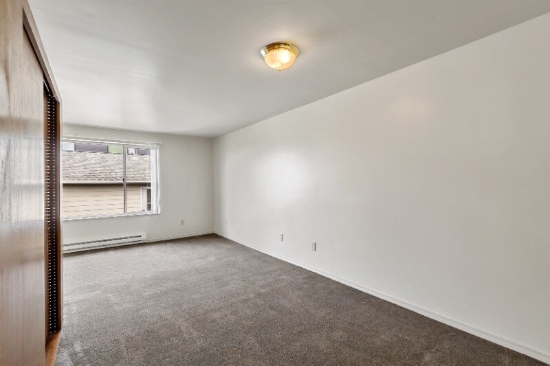 Building Photo - 5515 15th Ave NE