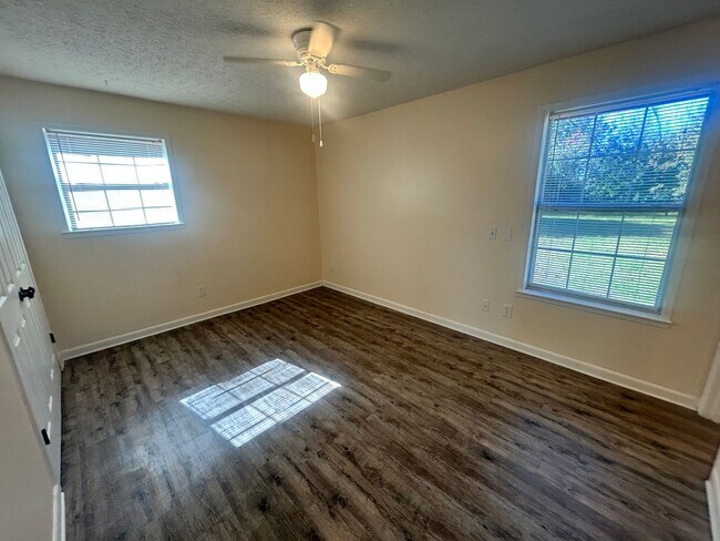 Building Photo - 712 Michigan Ave