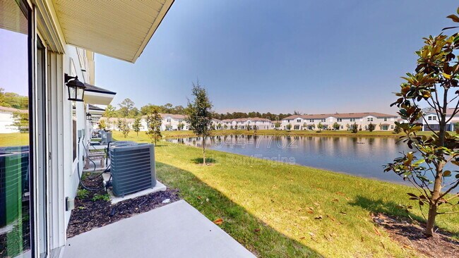 Building Photo - 67 Oarsman Xing Dr