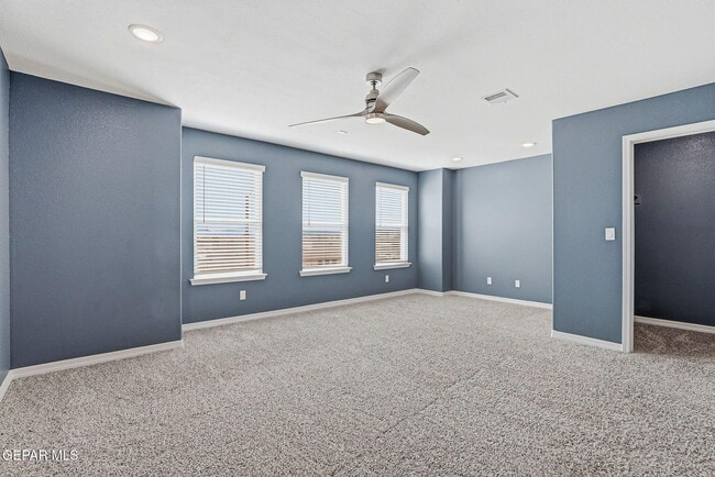 Building Photo - 2300 Sammy Cervantes St