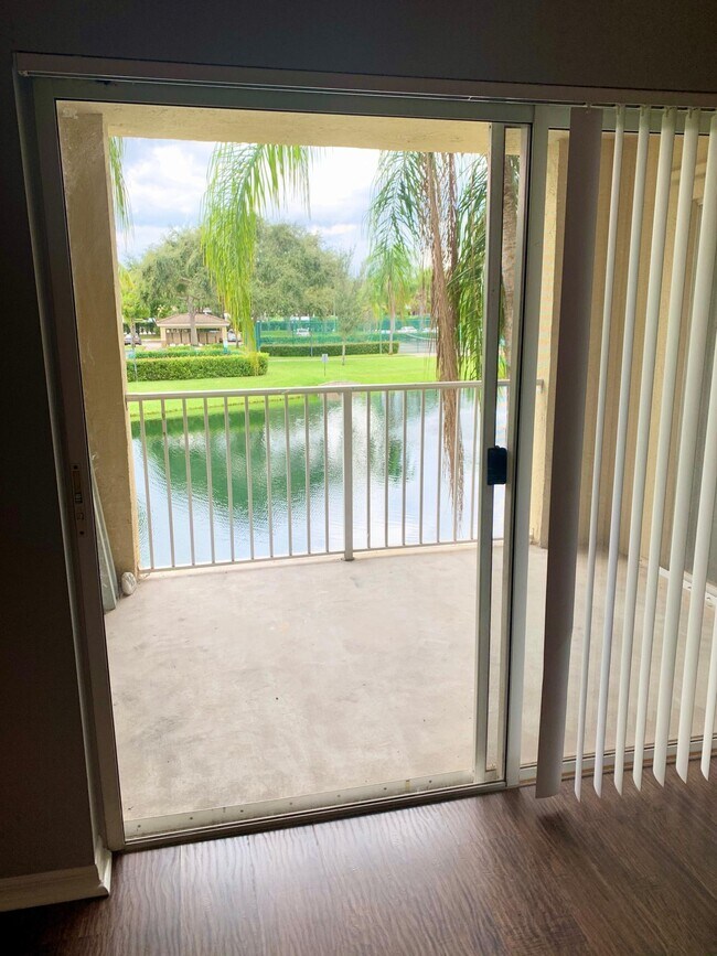 Building Photo - 2600 S University Dr