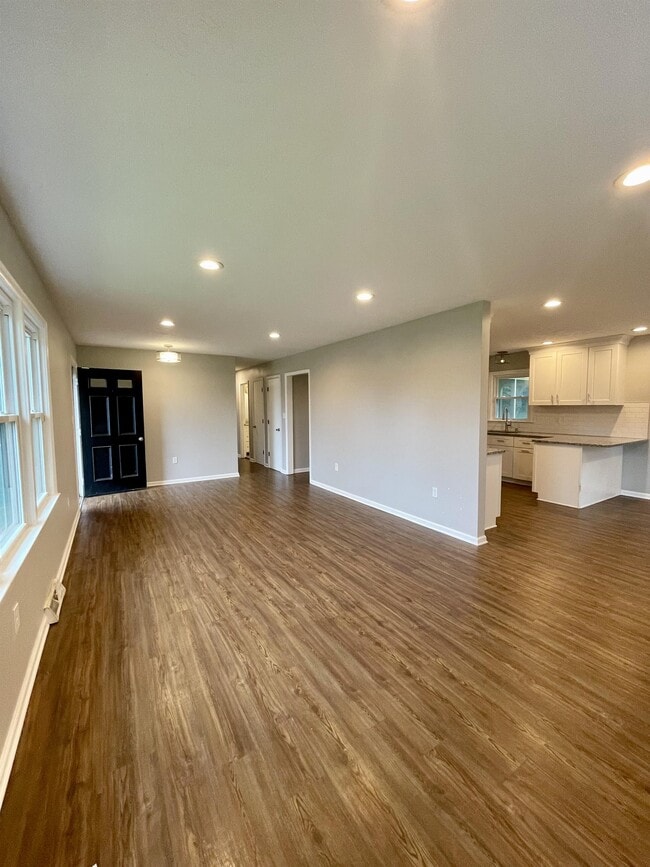 Building Photo - 111 Frederick Dr