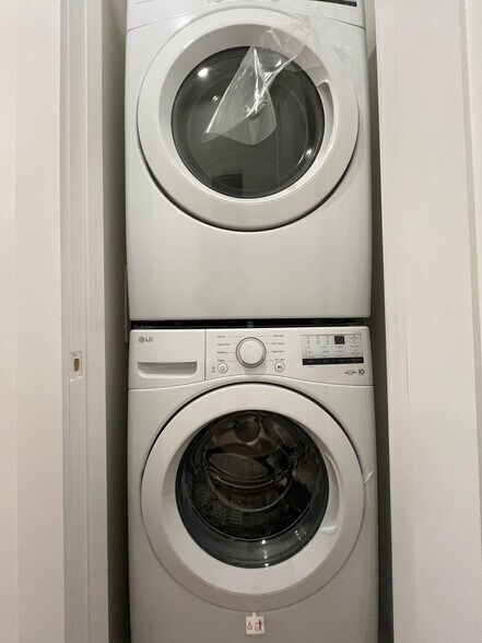 Building Photo - 51 Grace St