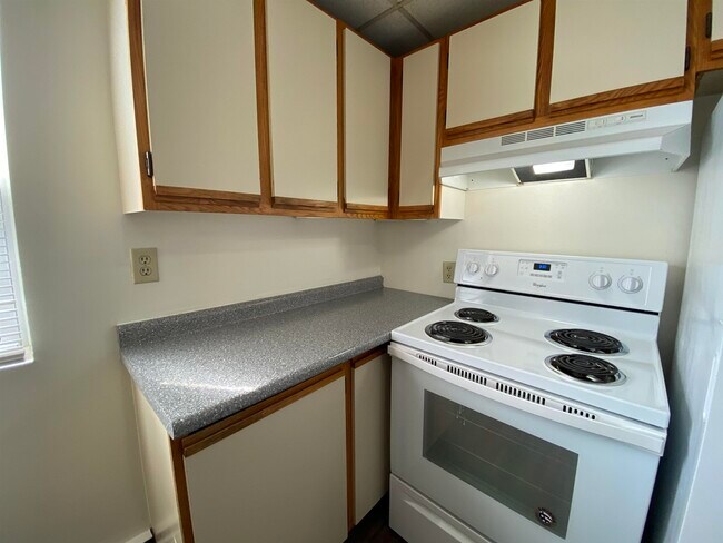 Building Photo - 133 Second St