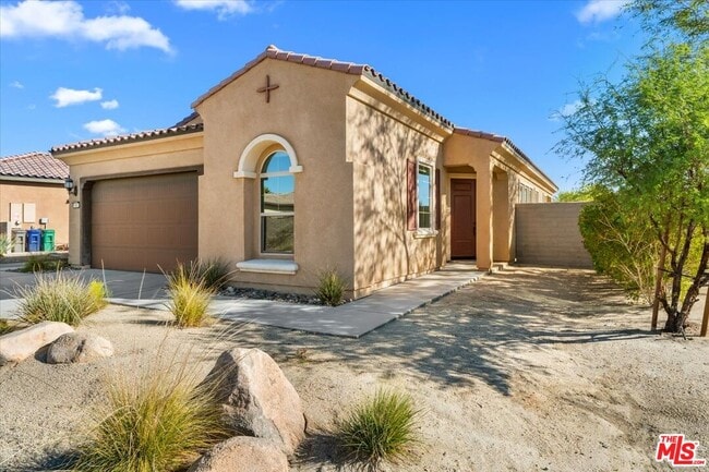 Primary Photo - 69 Syrah