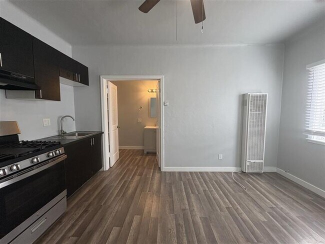 Interior Photo - 1000 Redondo Ave