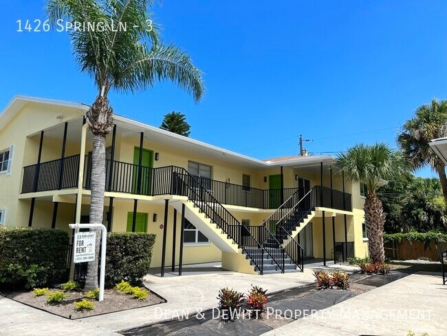 Building Photo - 1426 Spring Ln