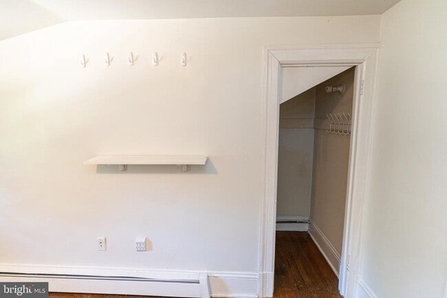 Building Photo - 733 Camden Ave