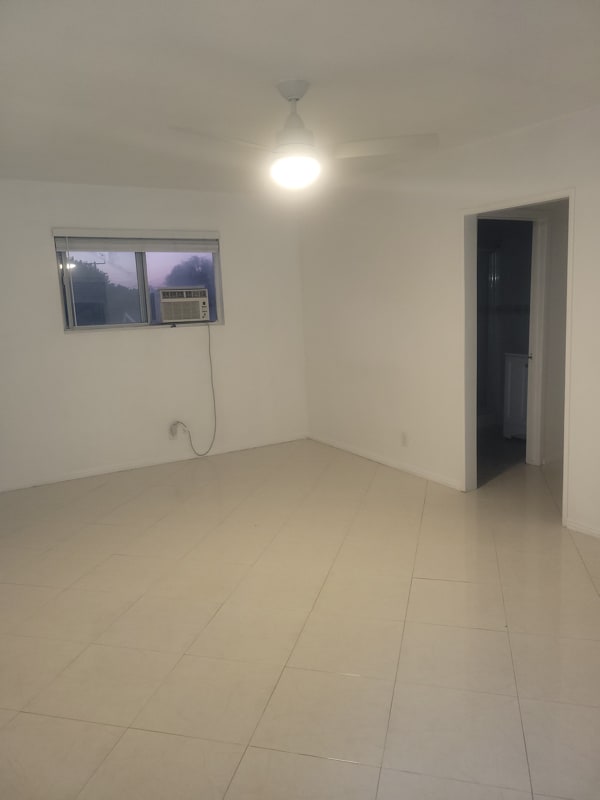 Building Photo - 8134 Comolette St