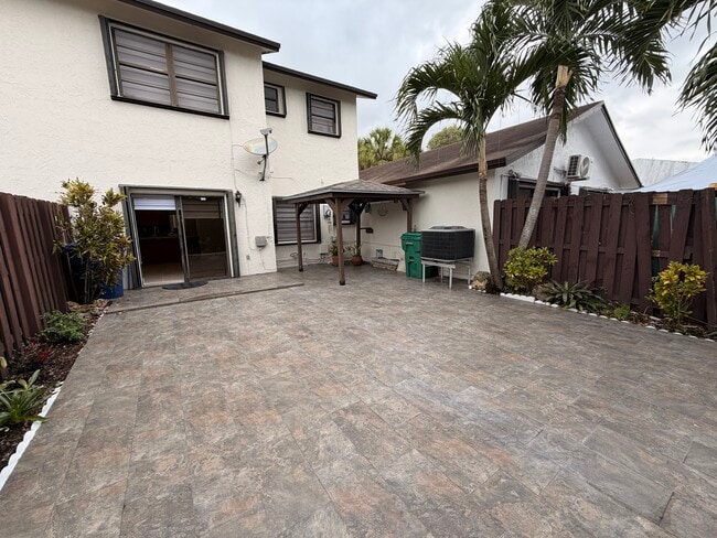 Building Photo - 9662 SW 148th Ave