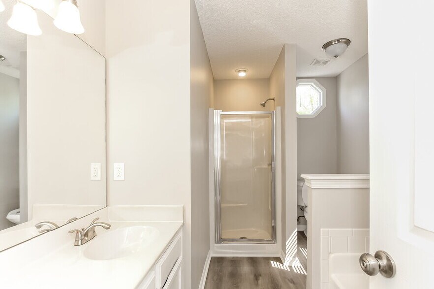 Building Photo - 6116 Red Clover Ln
