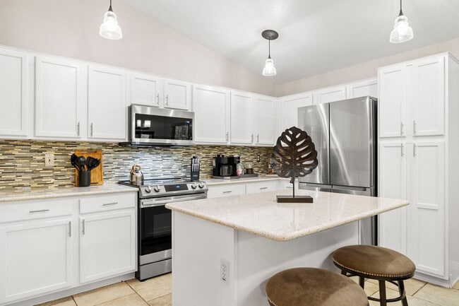 Building Photo - 4111 S Dewdrop Ct