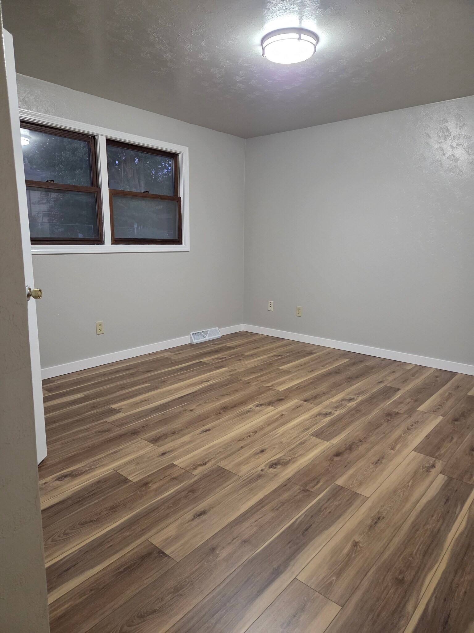 Building Photo - 813 Phasianus St