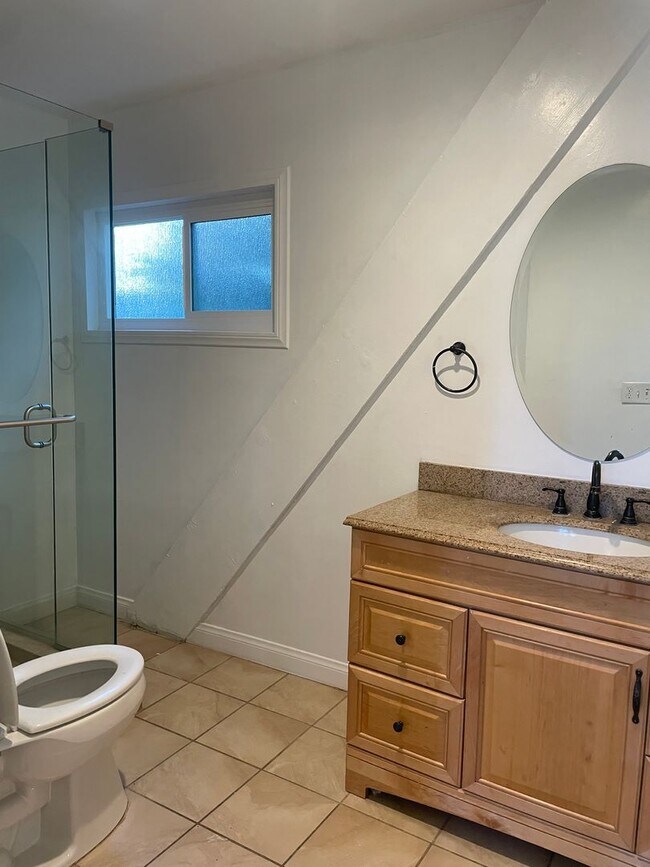 Building Photo - Minutes from Lake Arrowhead!