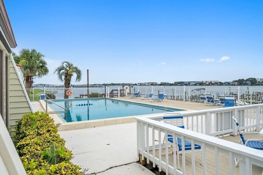 Building Photo - 308 Miracle Strip Pky SW