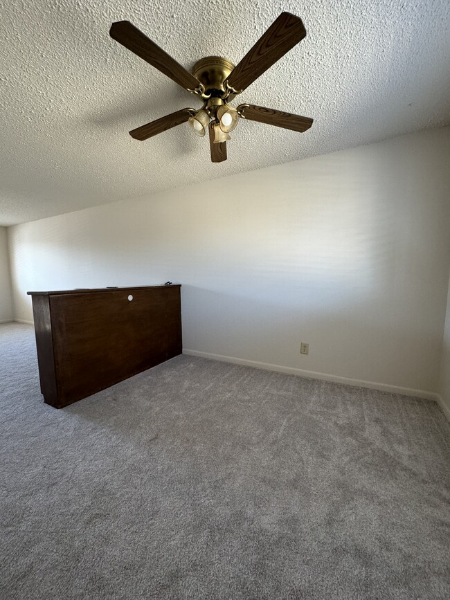 Dining room - 1418 Kay St