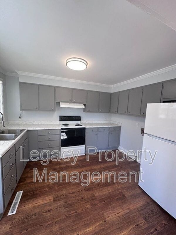 Building Photo - 408 Tenth Street