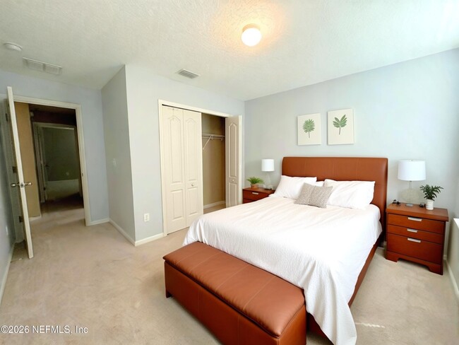 Building Photo - 4578 Silverthorn Dr