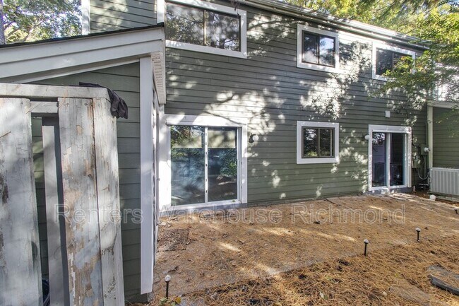 Building Photo - 1825 Ivystone Dr