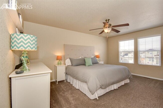 Building Photo - 8288 Hardwood Cir