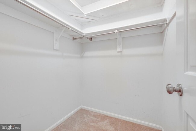 Building Photo - 9622 Cinnamon Creek Dr