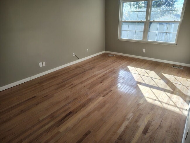 Building Photo - 2805 Big Bend Dr