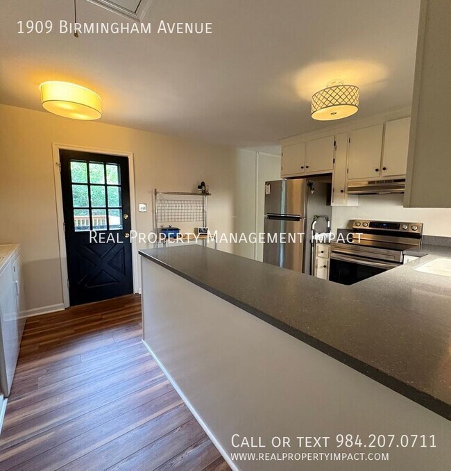 Building Photo - 1909 Birmingham Ave
