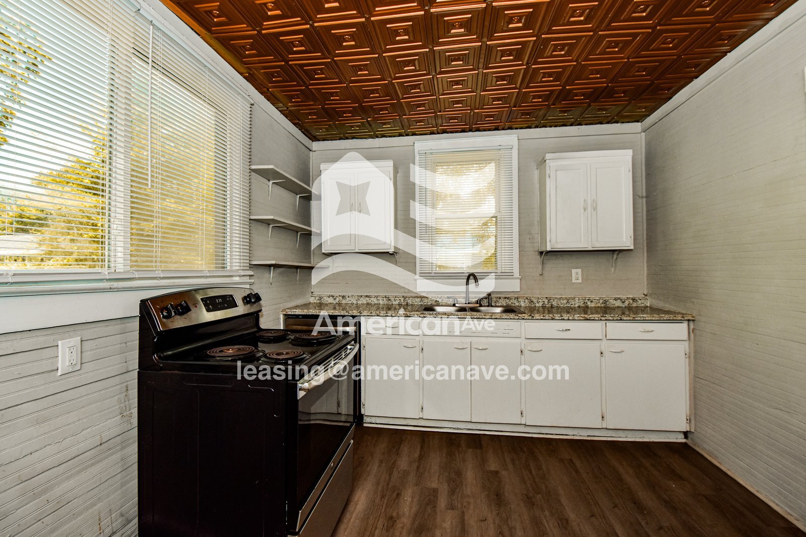 Building Photo - 400 N Sloan St