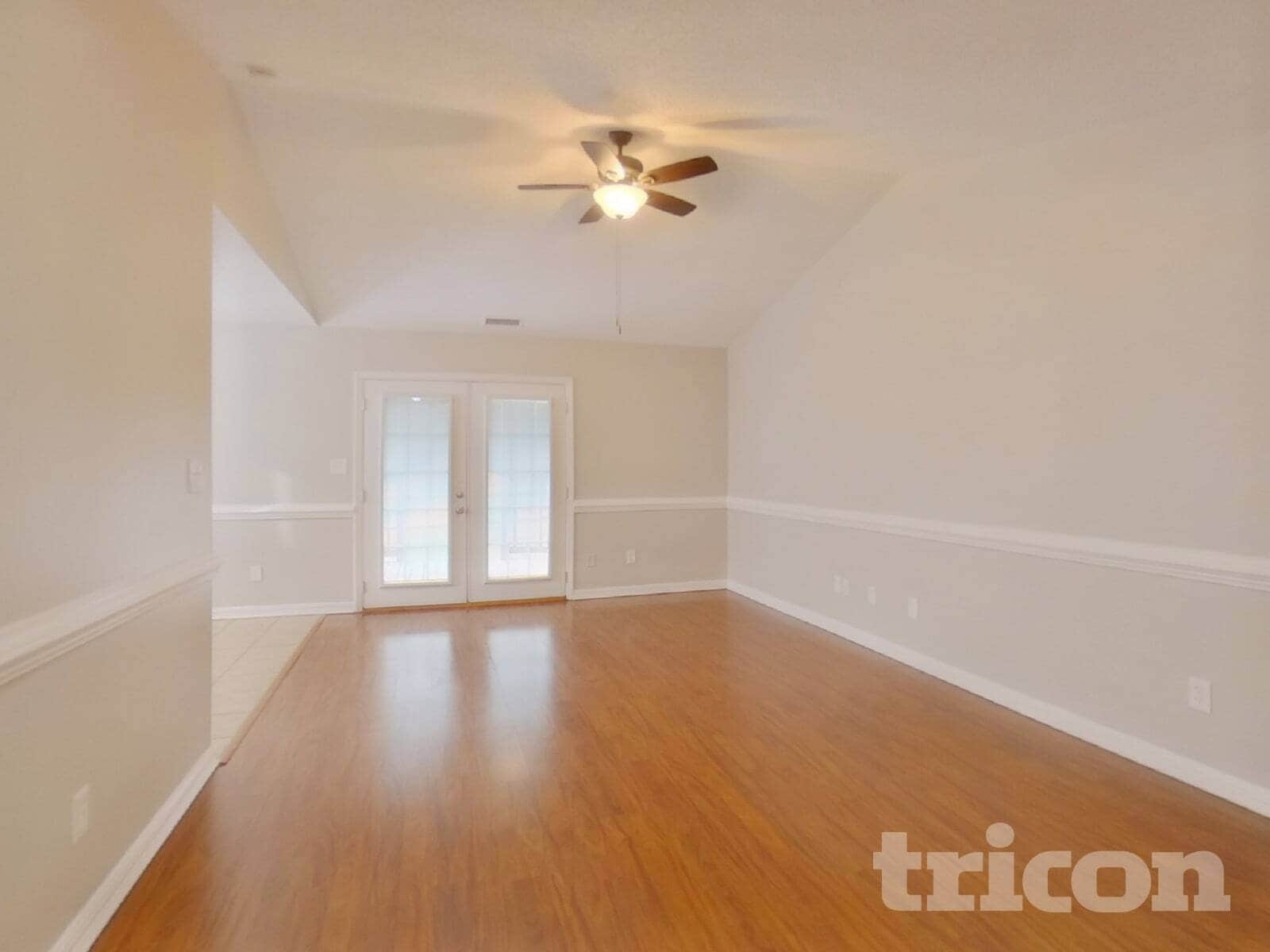 Building Photo - 4901 Farmview Dr