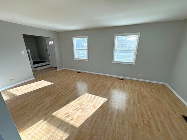 Building Photo - 908 Parker Dr