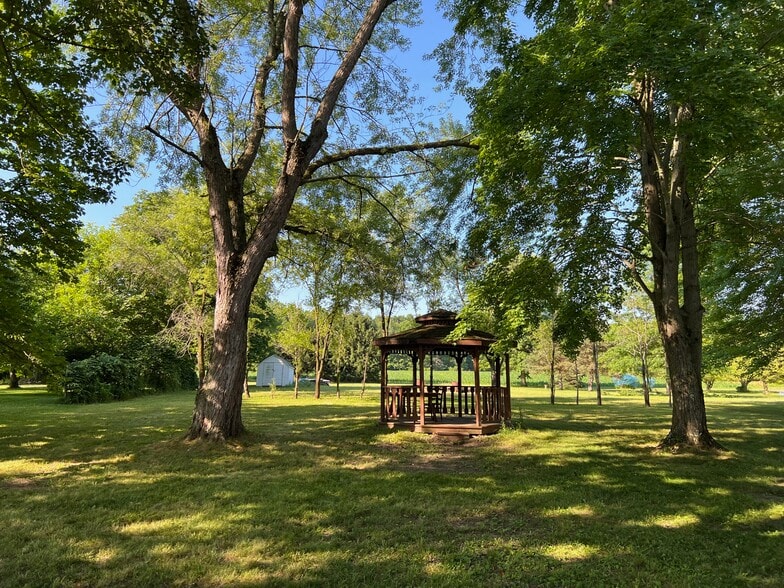 Back Yard - 4121 Marr Rd