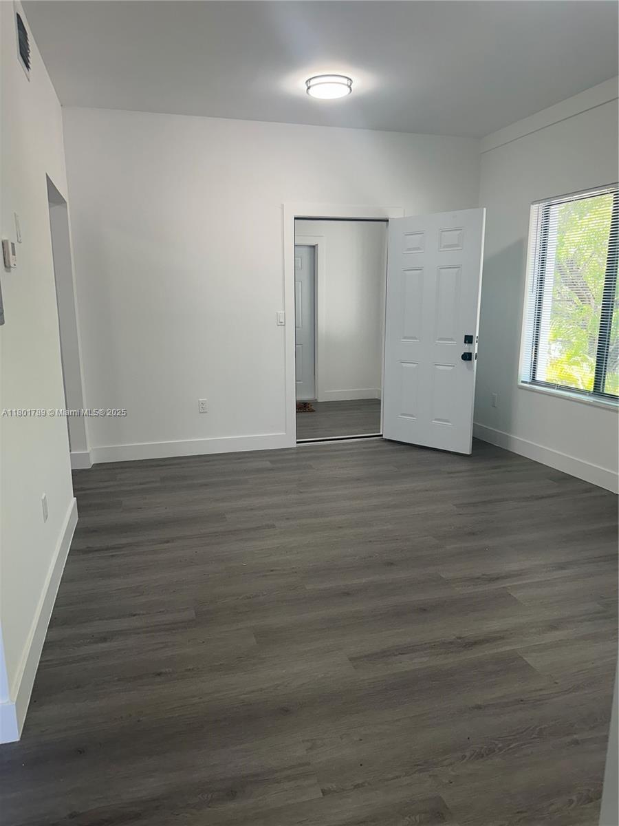 Building Photo - 638 SW 21st Ave