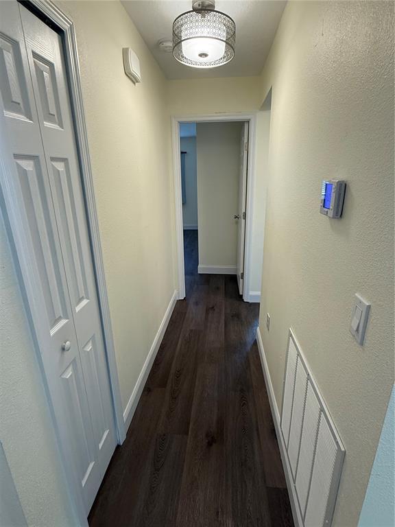 Building Photo - 514 Longfellow Ct