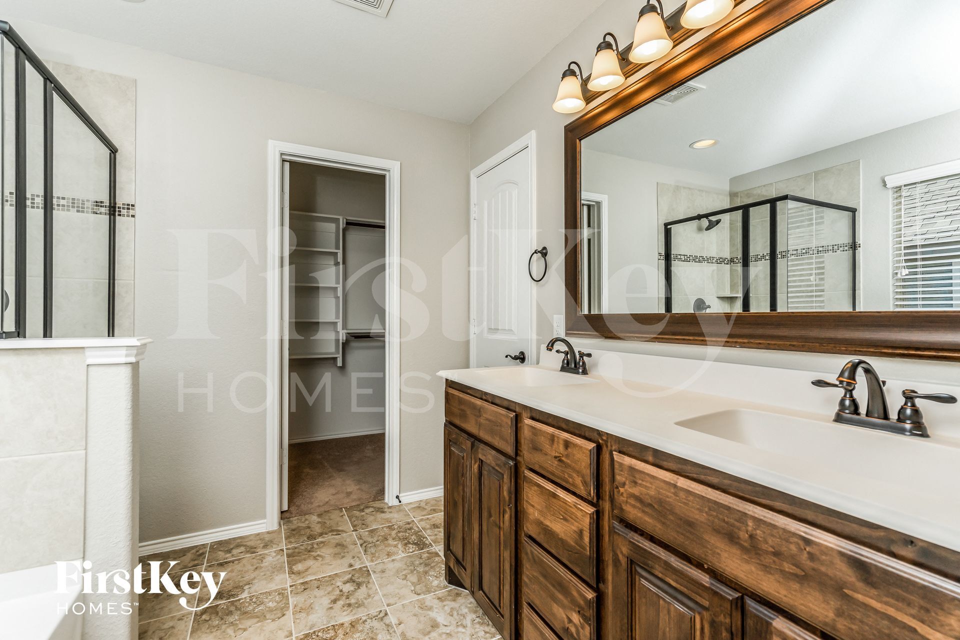 Building Photo - 222 Carson Dr