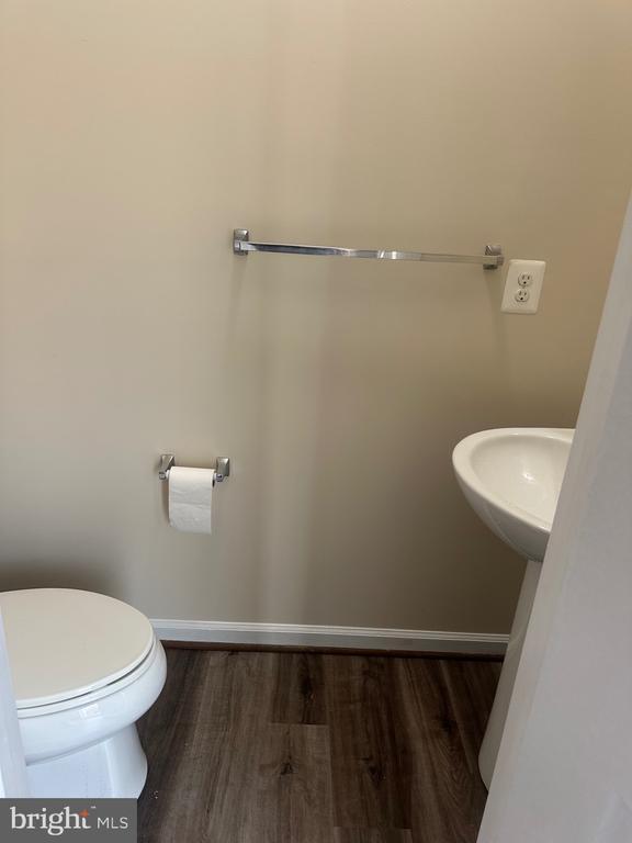 Building Photo - 22546 Phillips St