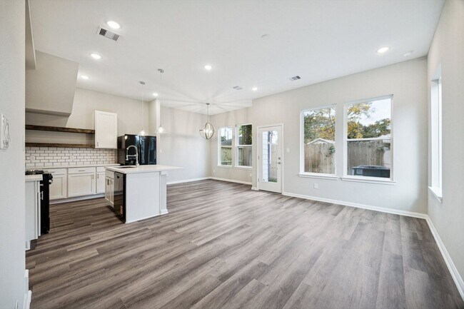 Building Photo - Brand New Construction in Clark Meadows!