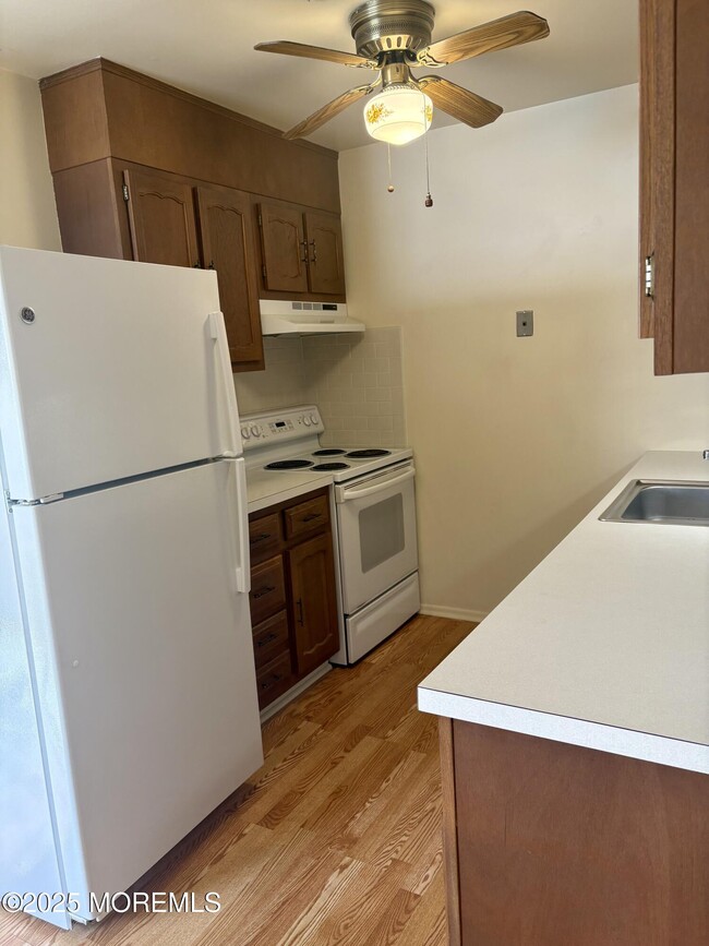 Building Photo - 1021F Aberdeen Dr